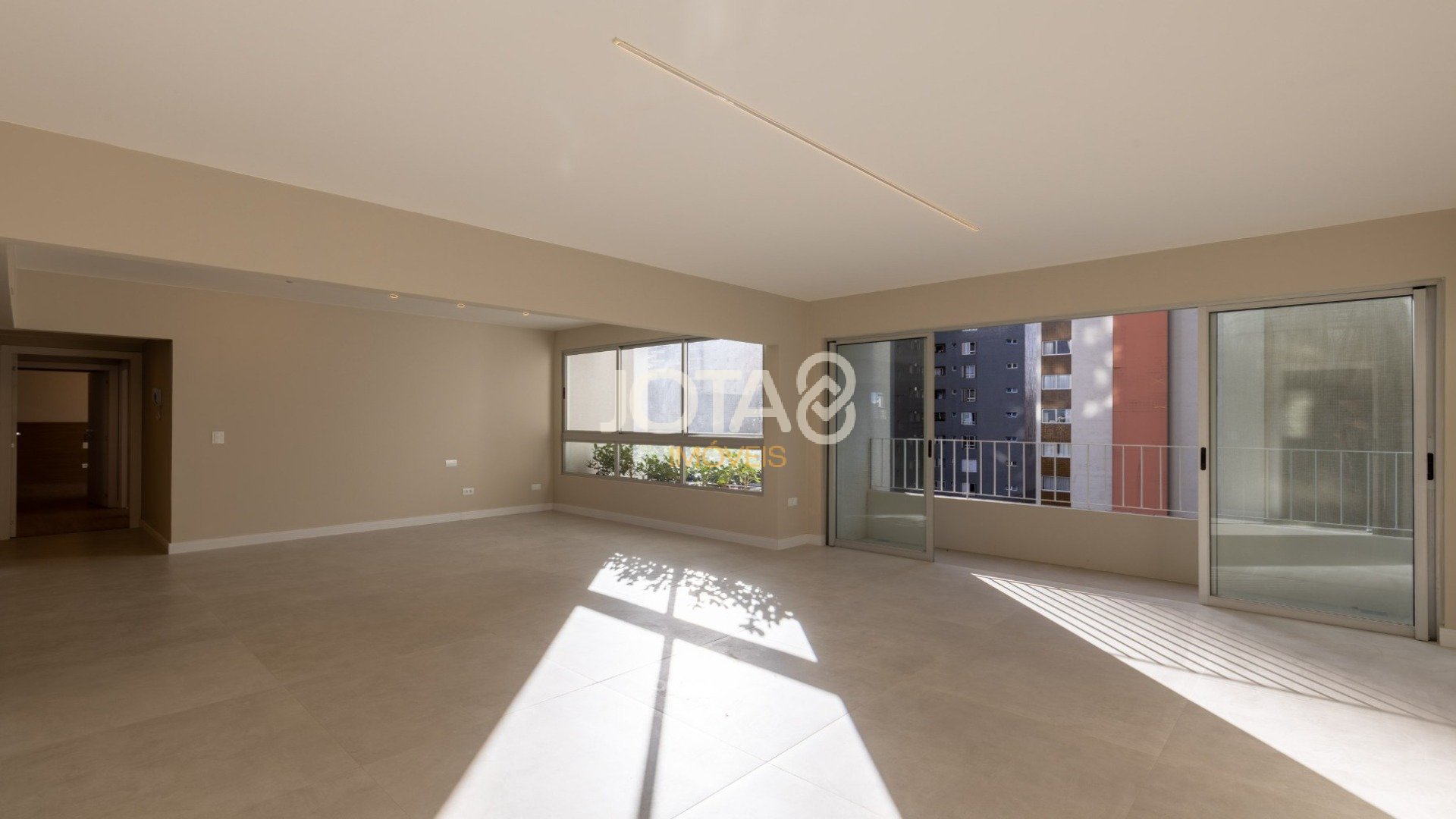 APARTAMENTO 3 QUARTOS ILUMINADO