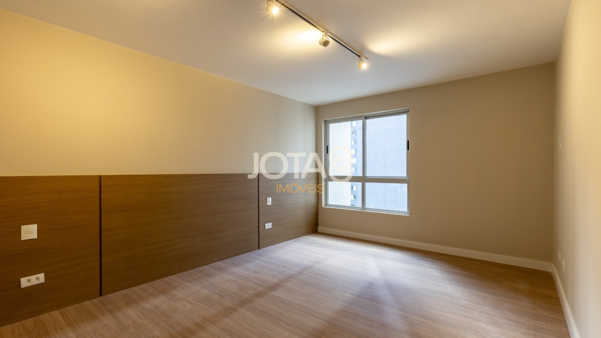 APARTAMENTO 3 QUARTOS ILUMINADO