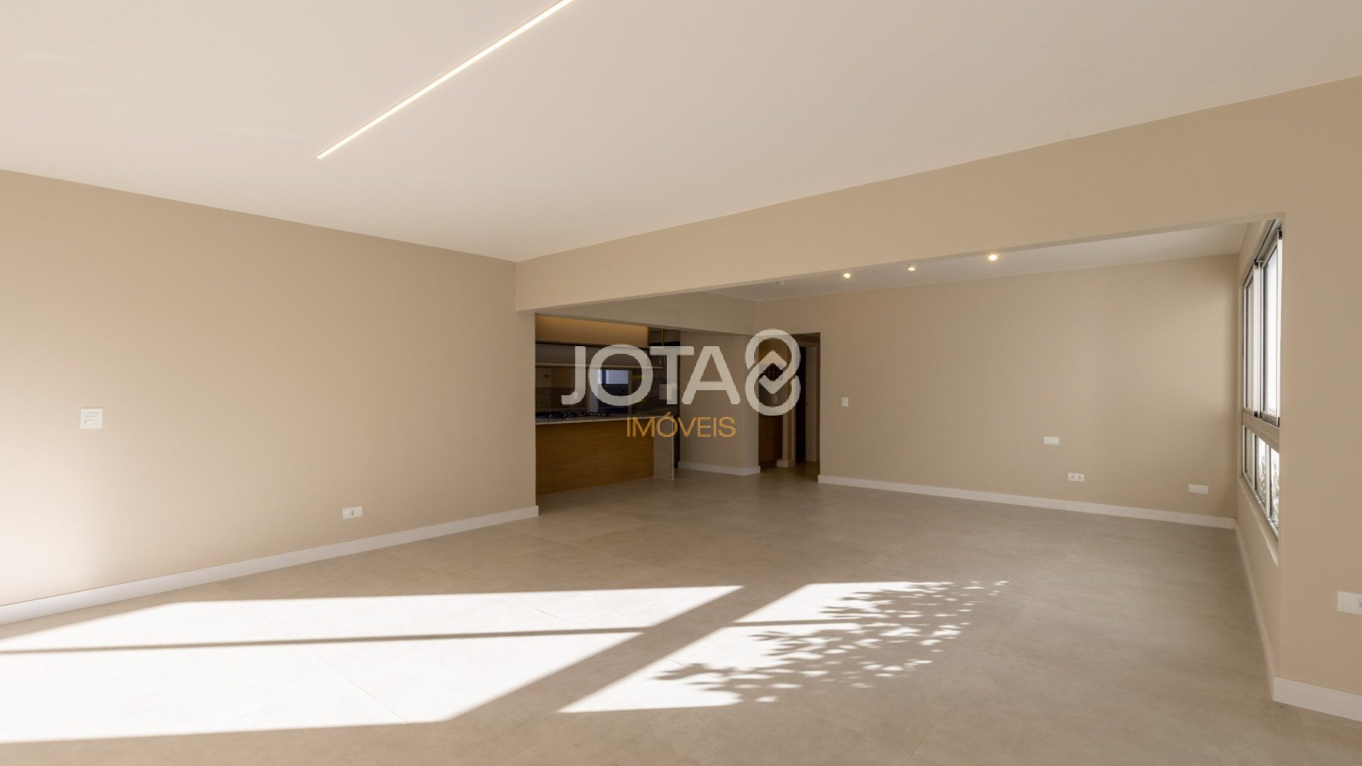 APARTAMENTO 3 QUARTOS ILUMINADO
