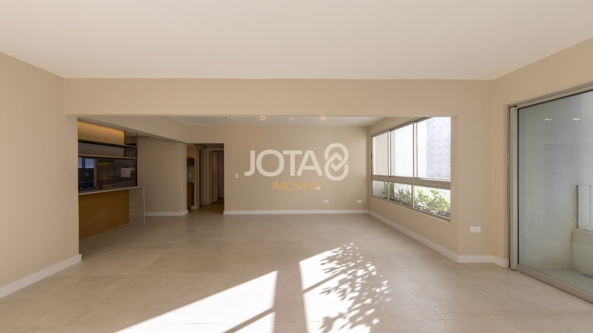 APARTAMENTO 3 QUARTOS ILUMINADO