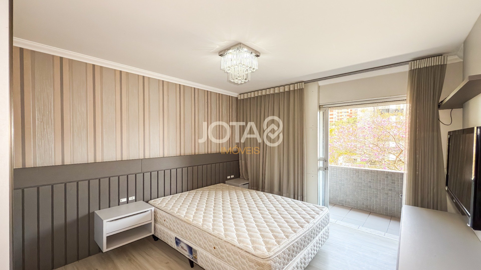APARTAMENTO COM 4 SUITES E 4 VAGAS NO BATEL !