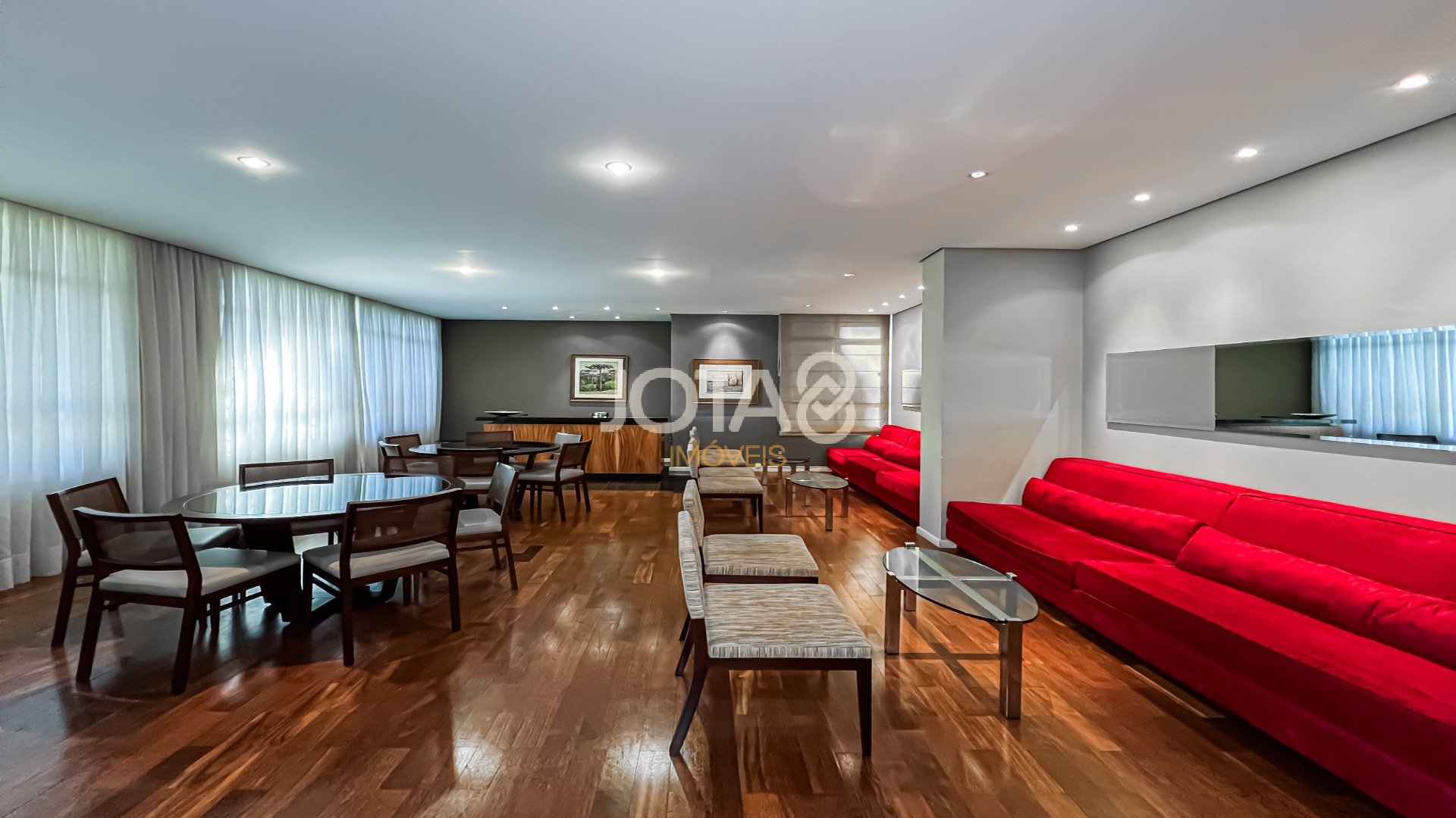 APARTAMENTO COM 4 SUITES E 4 VAGAS NO BATEL !