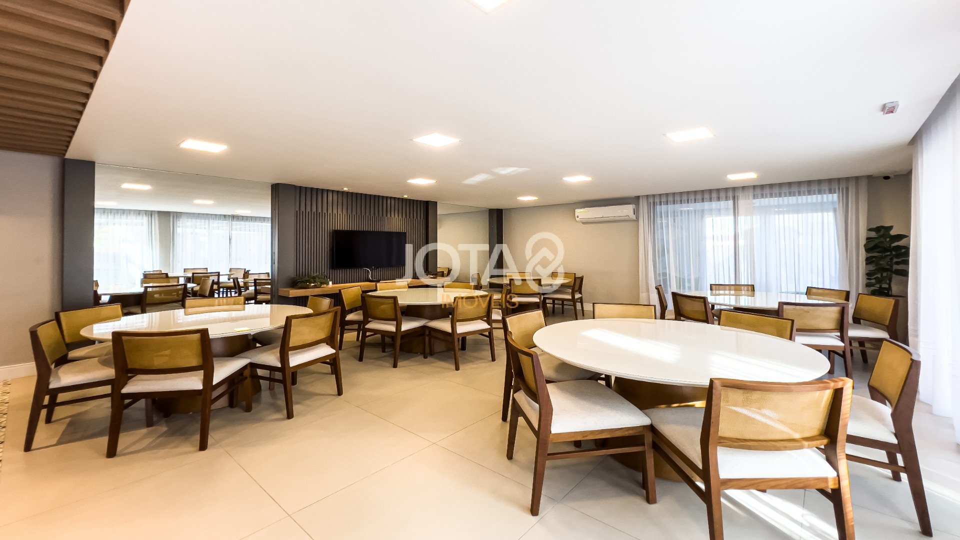 APARTAMENTO 3 QUARTOS 2 VAGAS NO SEMINÁRIO!