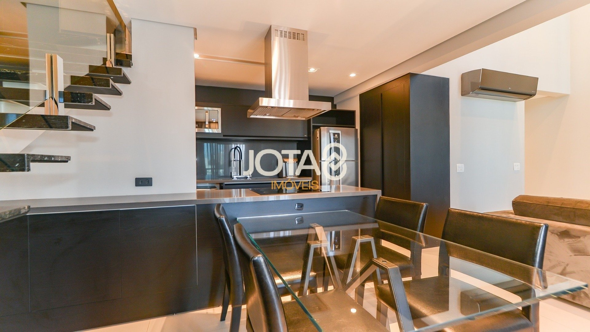 LOFT MOBILIADO E IMPECÁVEL NO 1550 BATEL HOME