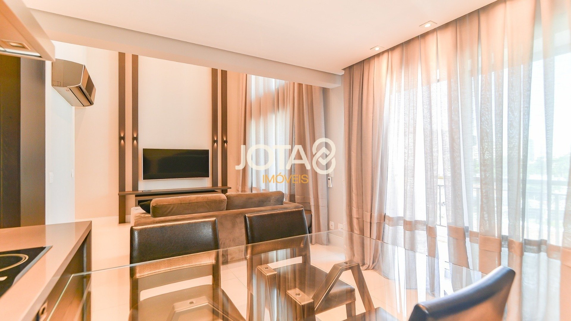 Foto de destaque Loft mobiliado e impecável no 1550 batel home