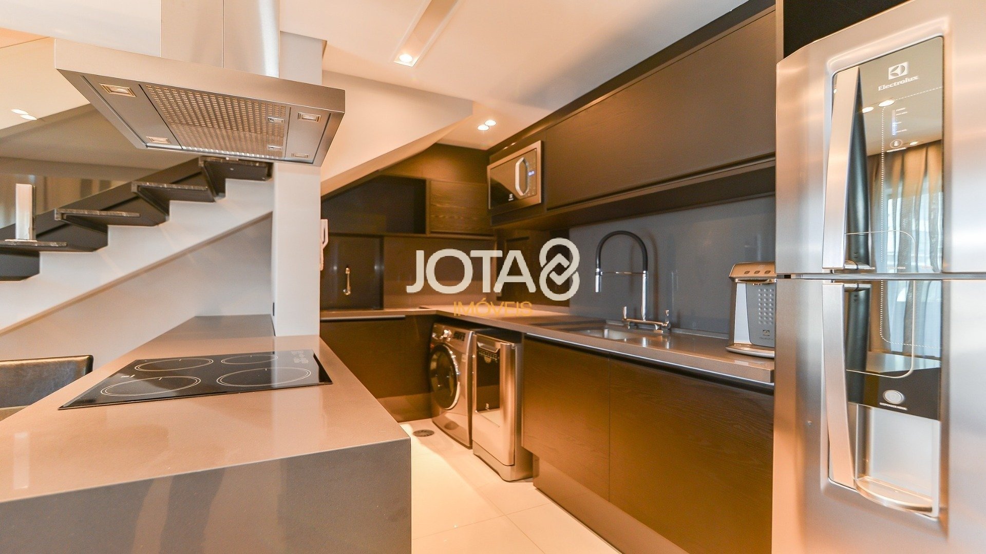 LOFT MOBILIADO E IMPECÁVEL NO 1550 BATEL HOME