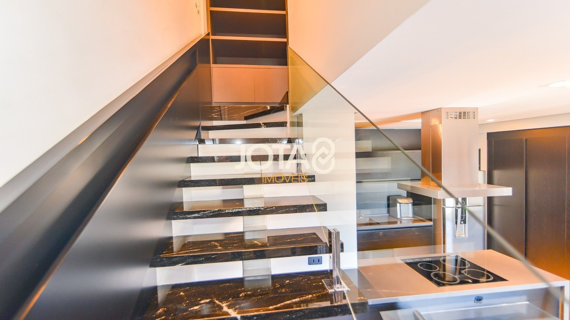 LOFT MOBILIADO E IMPECÁVEL NO 1550 BATEL HOME