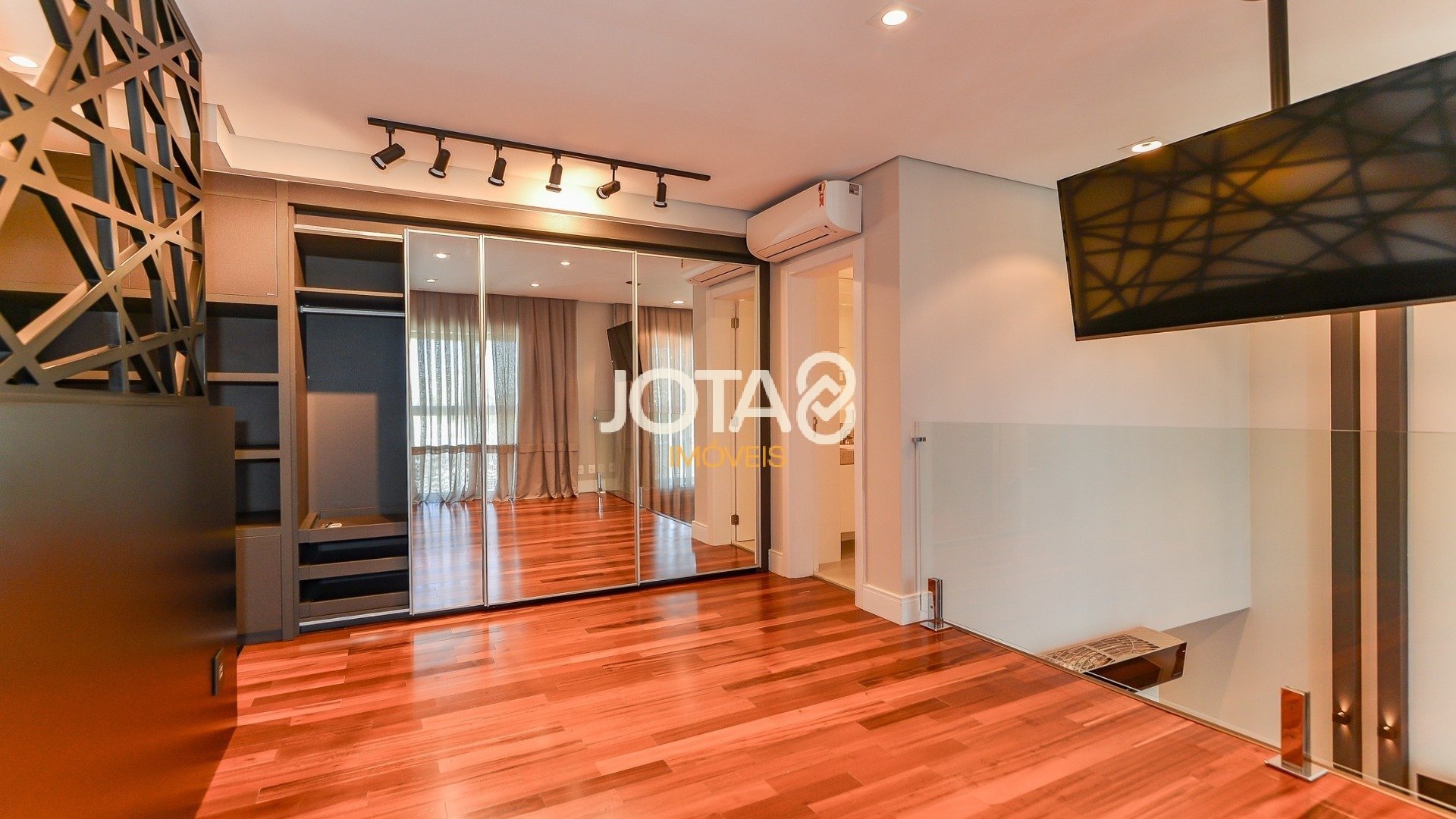 LOFT MOBILIADO E IMPECÁVEL NO 1550 BATEL HOME