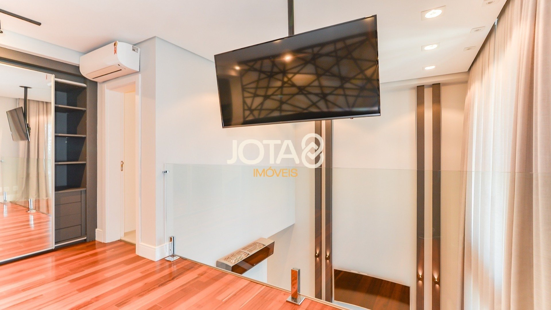 LOFT MOBILIADO E IMPECÁVEL NO 1550 BATEL HOME