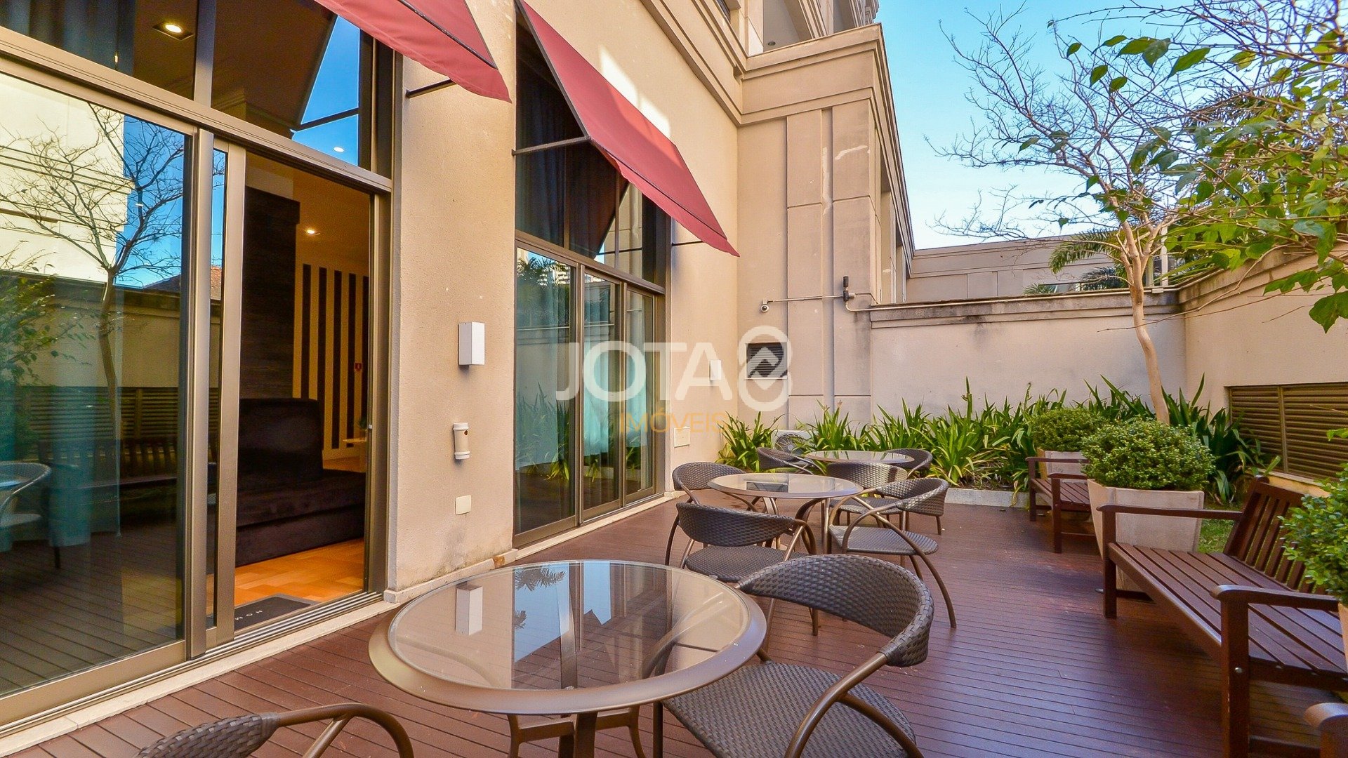 LOFT MOBILIADO E IMPECÁVEL NO 1550 BATEL HOME