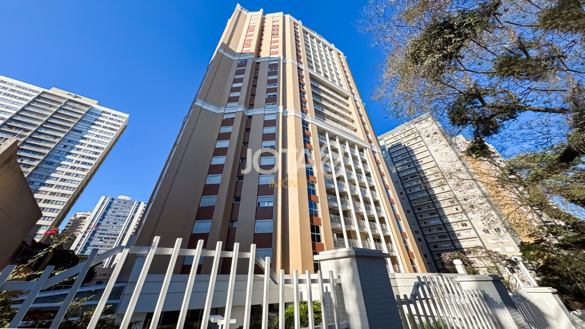 Foto de destaque Apartamento com 4 quartos no bigorrilho