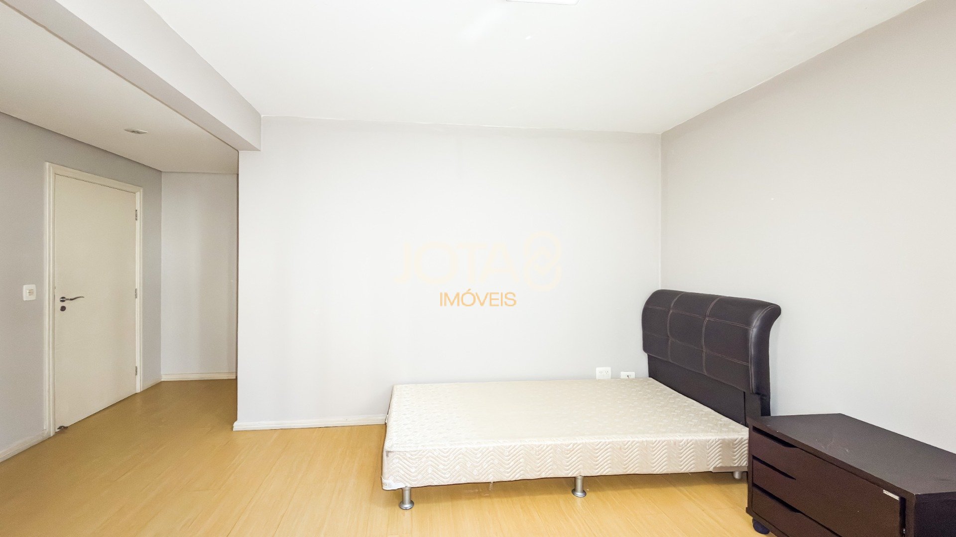 APARTAMENTO COM 4 QUARTOS NO BIGORRILHO