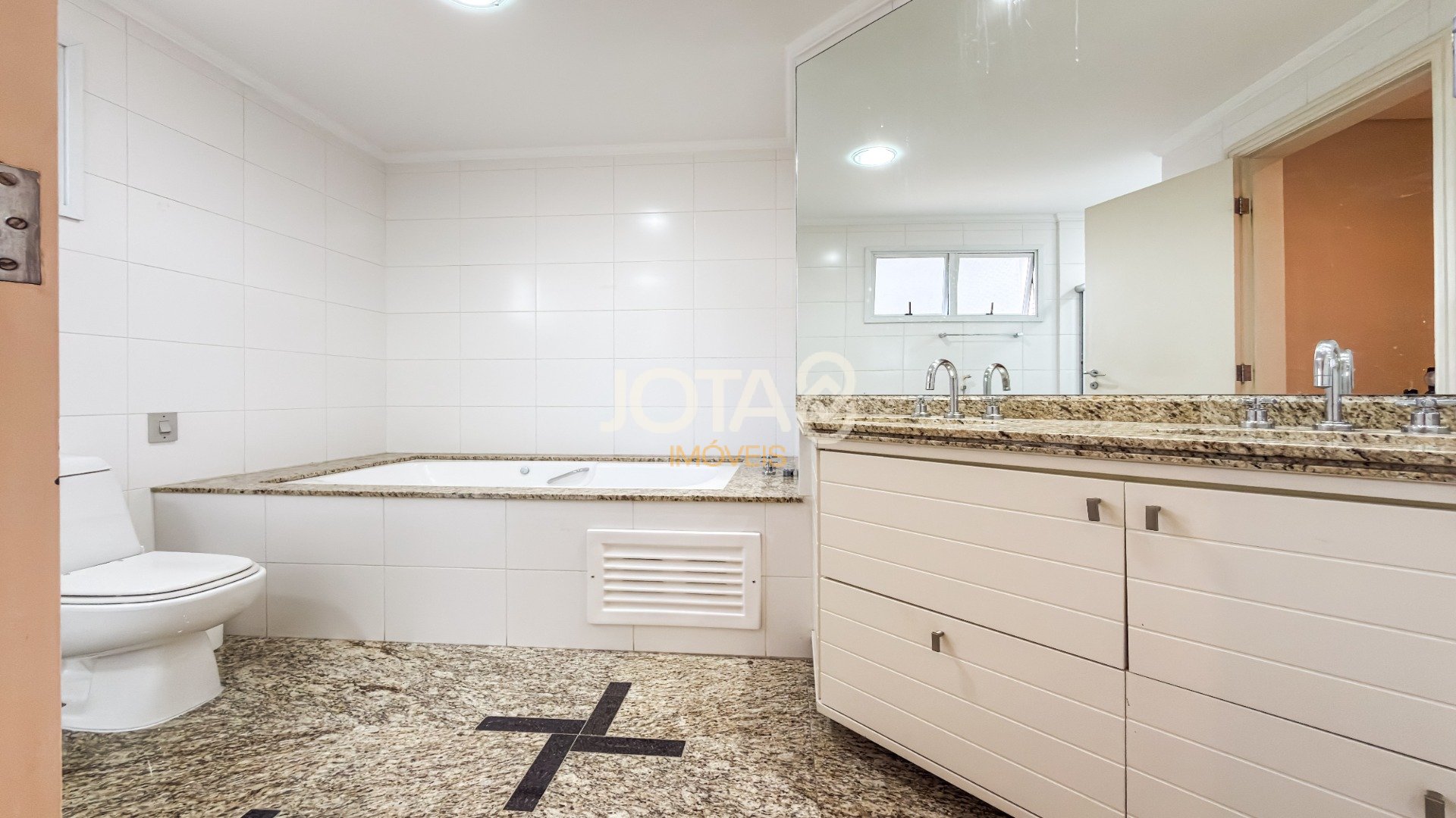 APARTAMENTO COM 4 QUARTOS NO BIGORRILHO