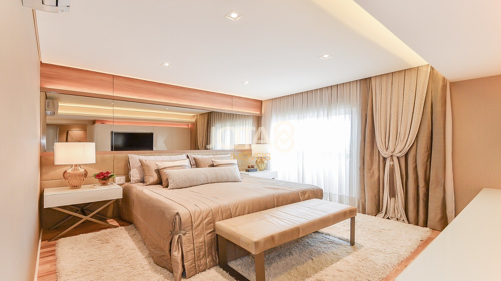 PENTHOUSE DUPLEX NO ÓPERA COM 325 M² PRIVATIVOS