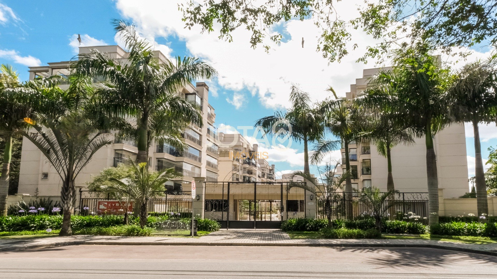 PENTHOUSE DUPLEX NO ÓPERA COM 325 M² PRIVATIVOS
