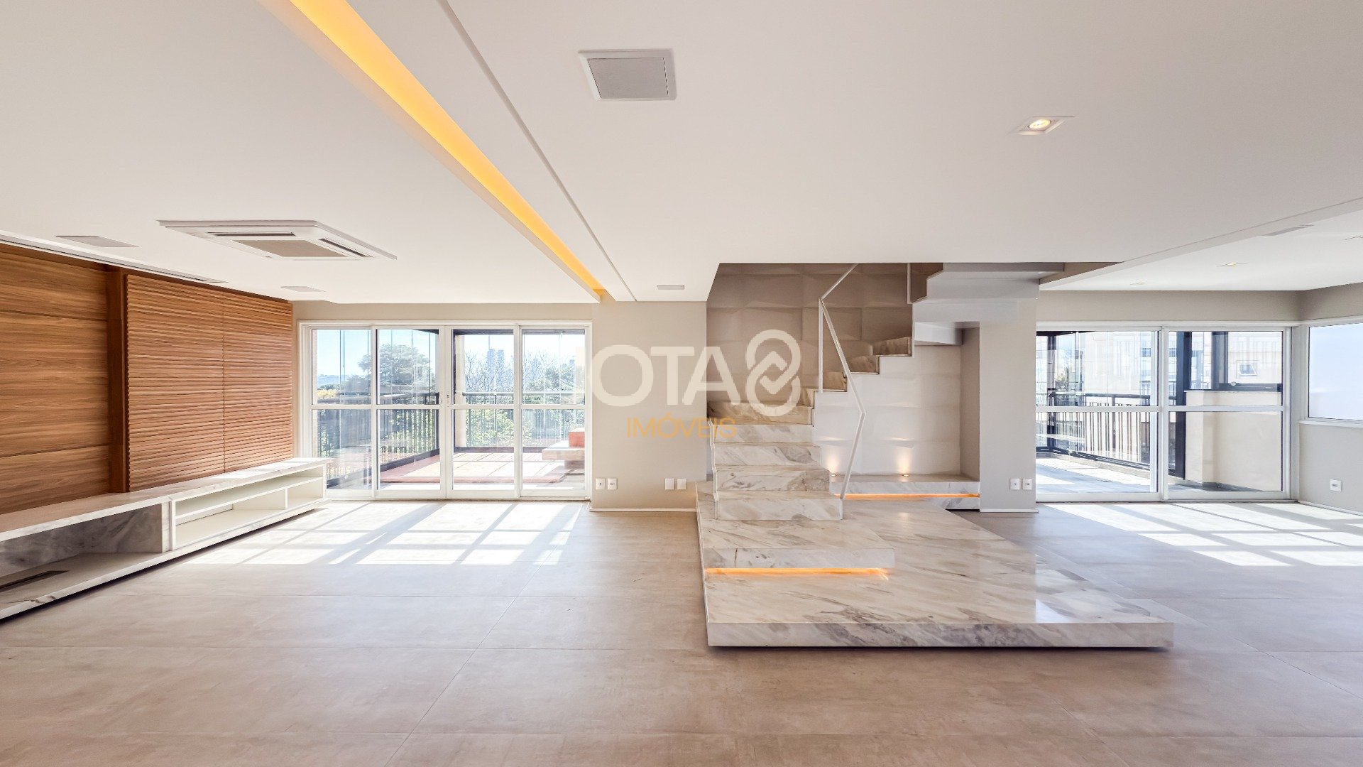 PENTHOUSE DUPLEX NO ÓPERA COM 325 M² PRIVATIVOS