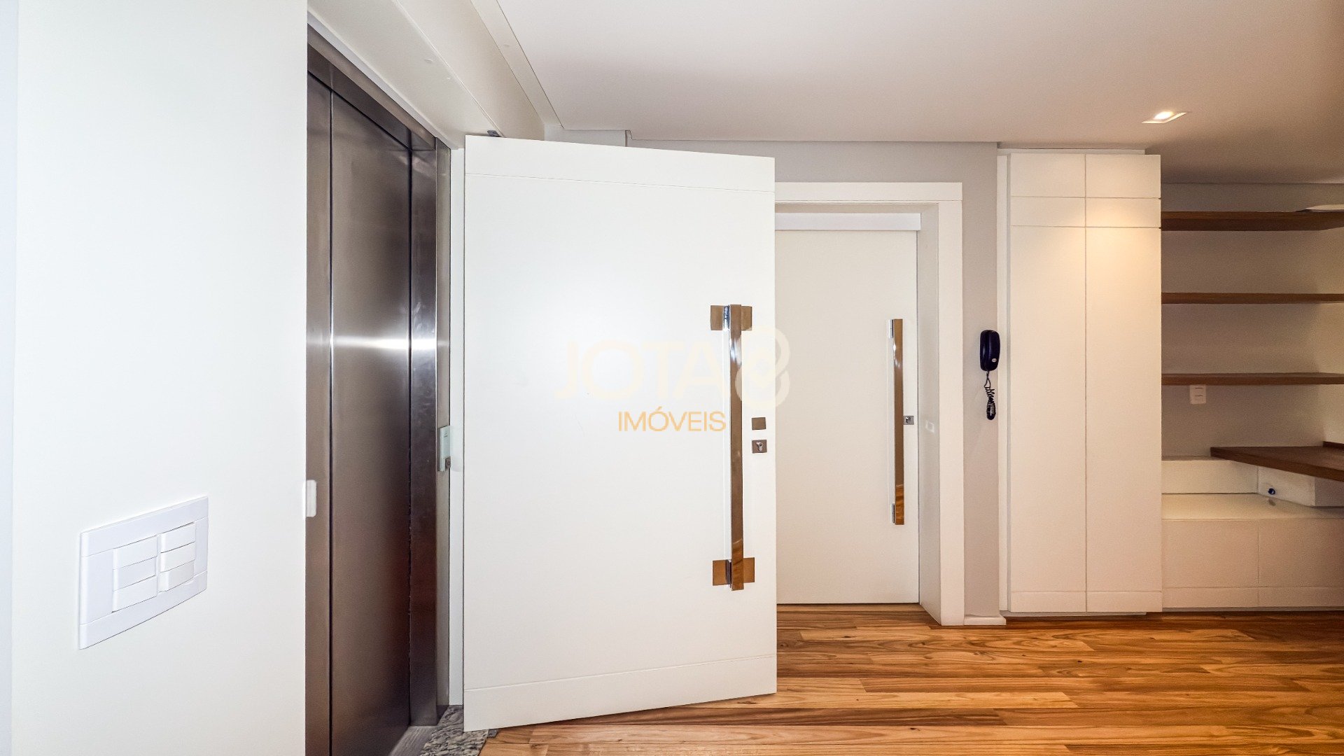 PENTHOUSE DUPLEX NO ÓPERA COM 325 M² PRIVATIVOS