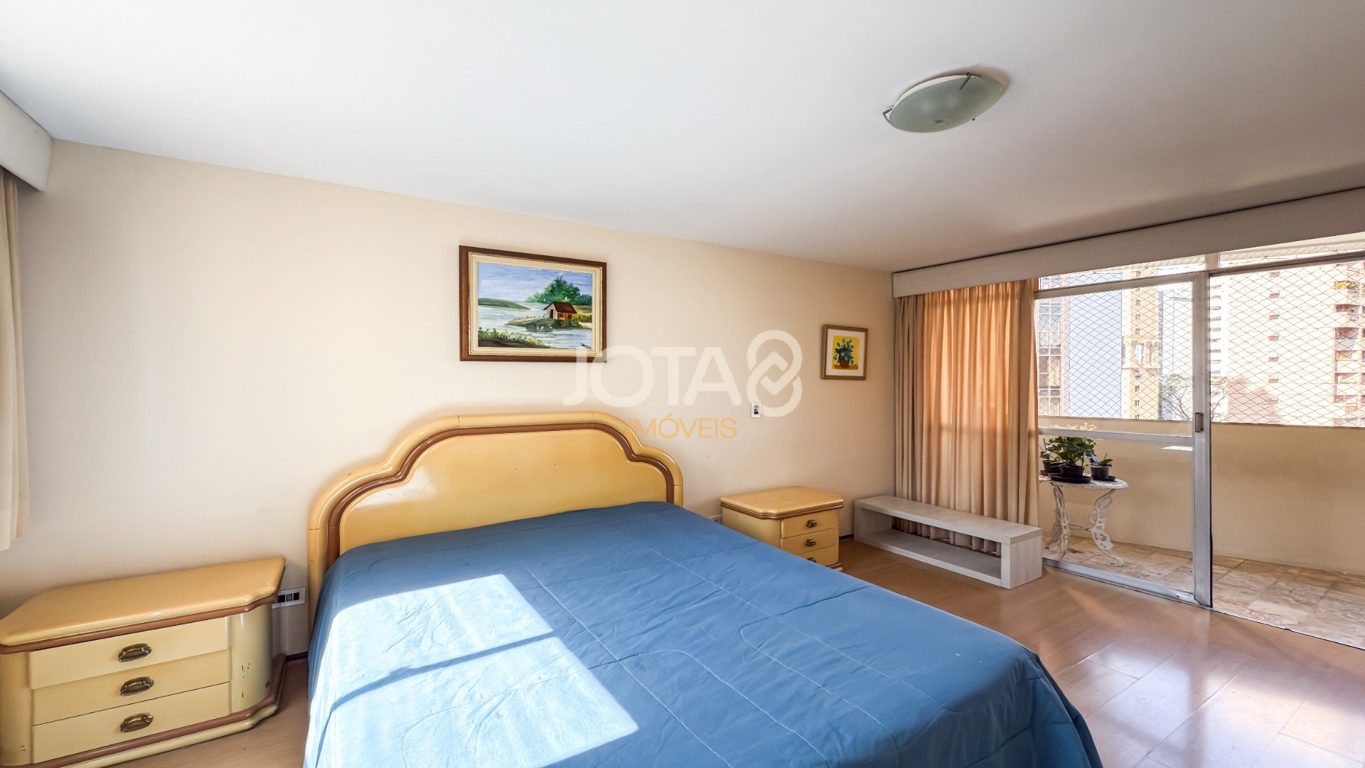 APARTAMENTO COM 4 QUARTOS NO BATEL PARA RETROFIT - J8