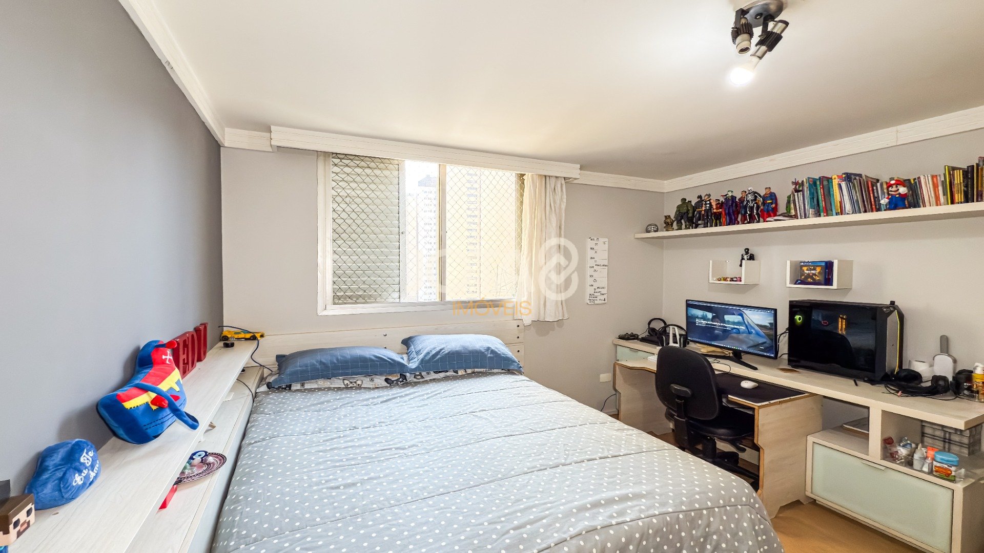 APARTAMENTO COM 4 QUARTOS NO BATEL PARA RETROFIT - J8