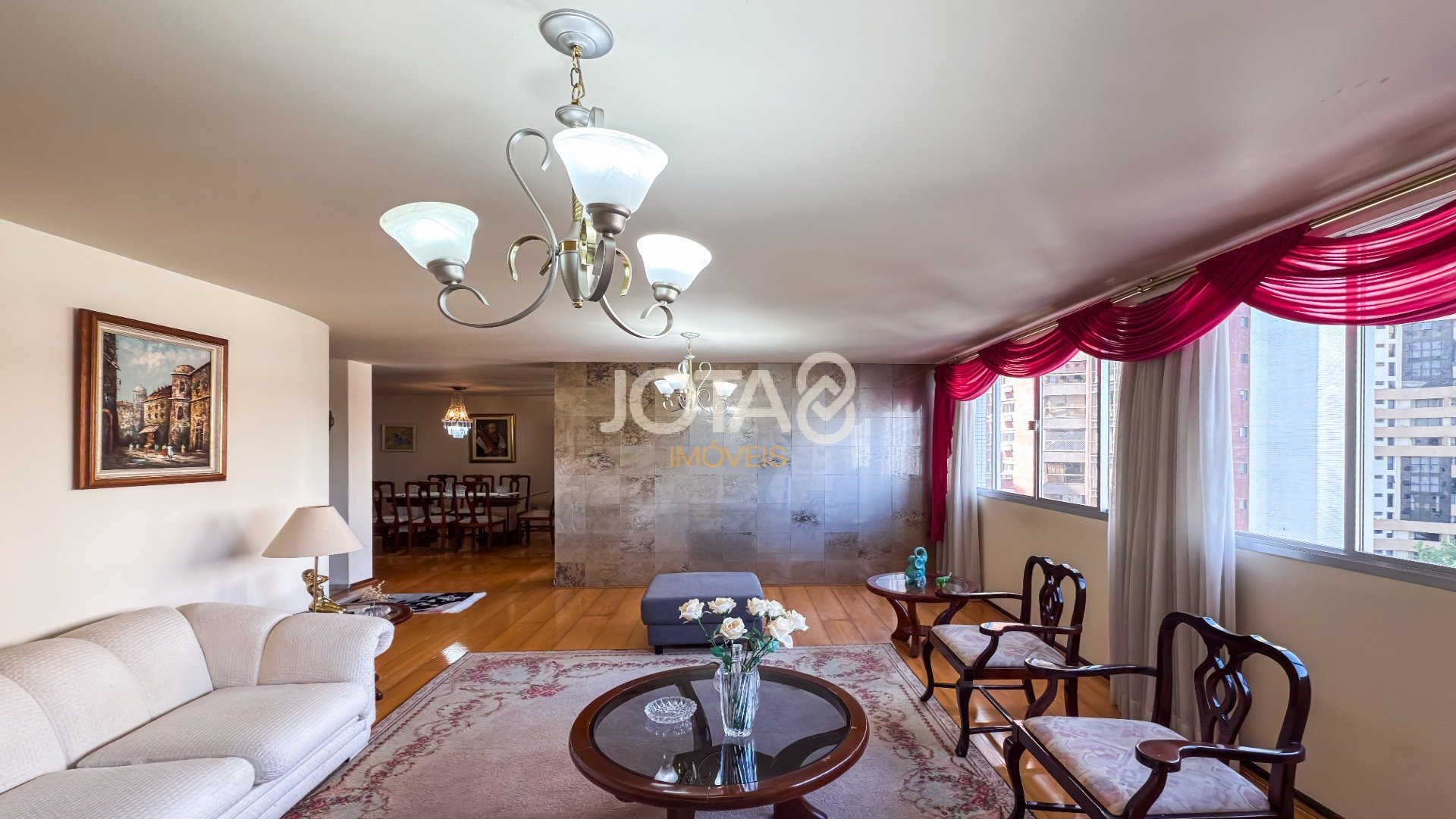 APARTAMENTO COM 4 QUARTOS NO BATEL PARA RETROFIT - J8