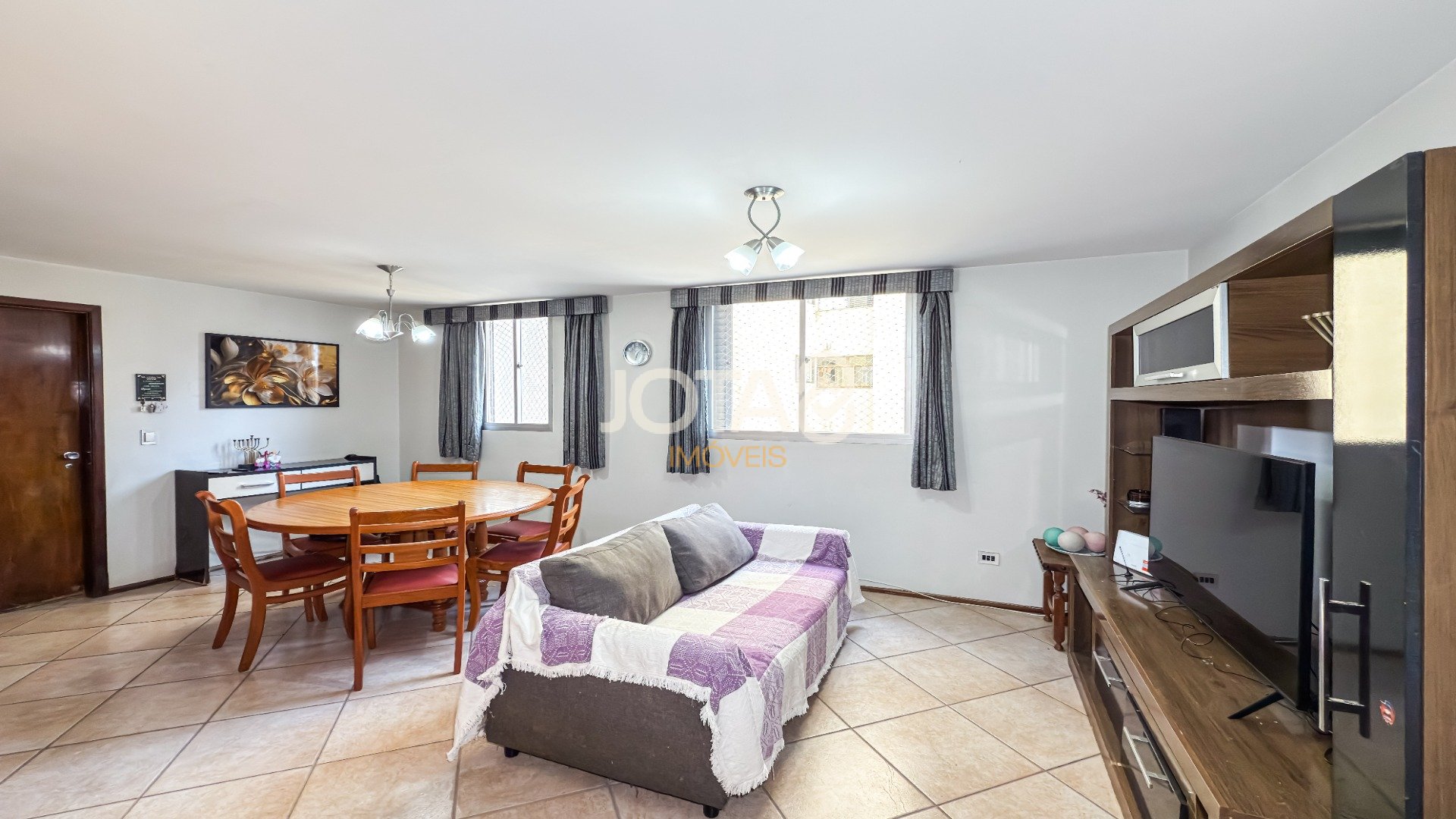 APARTAMENTO COM 4 QUARTOS NO BATEL PARA RETROFIT - J8