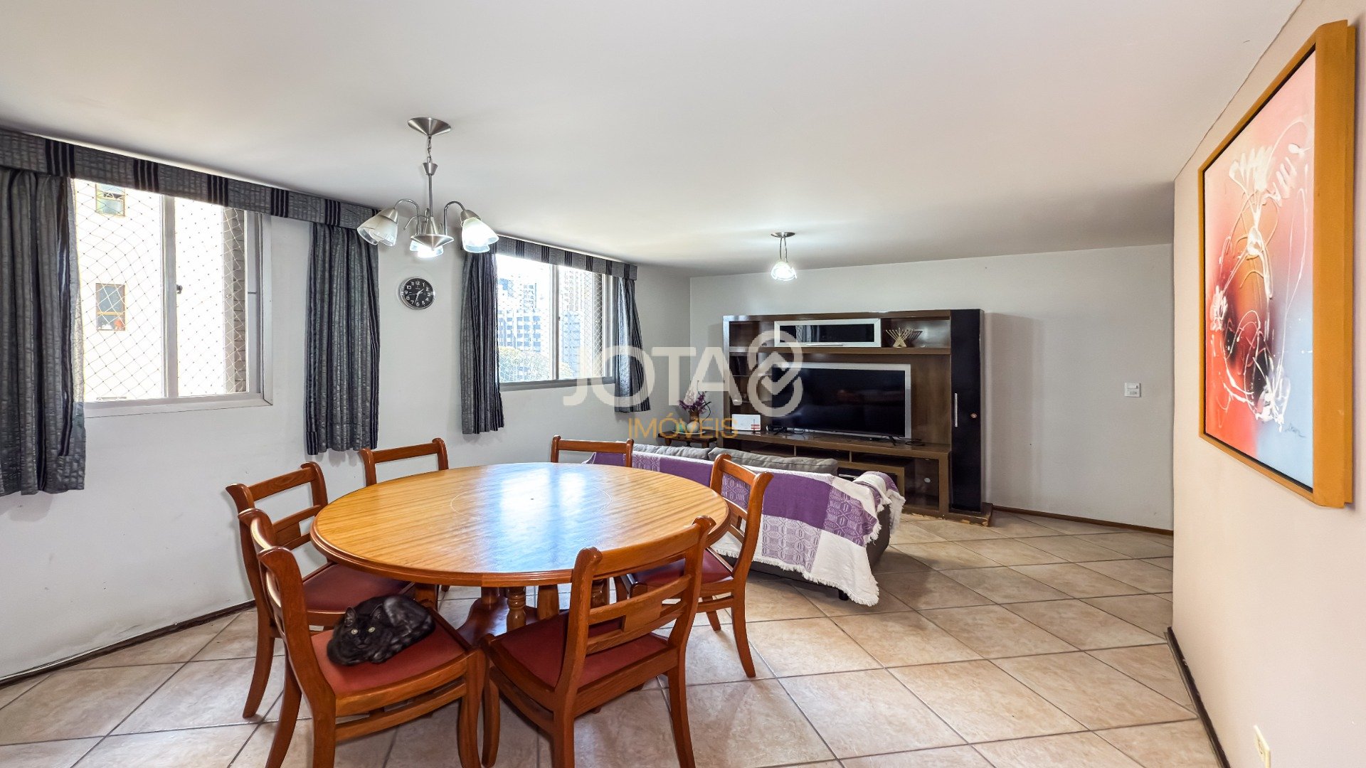 APARTAMENTO COM 4 QUARTOS NO BATEL PARA RETROFIT - J8