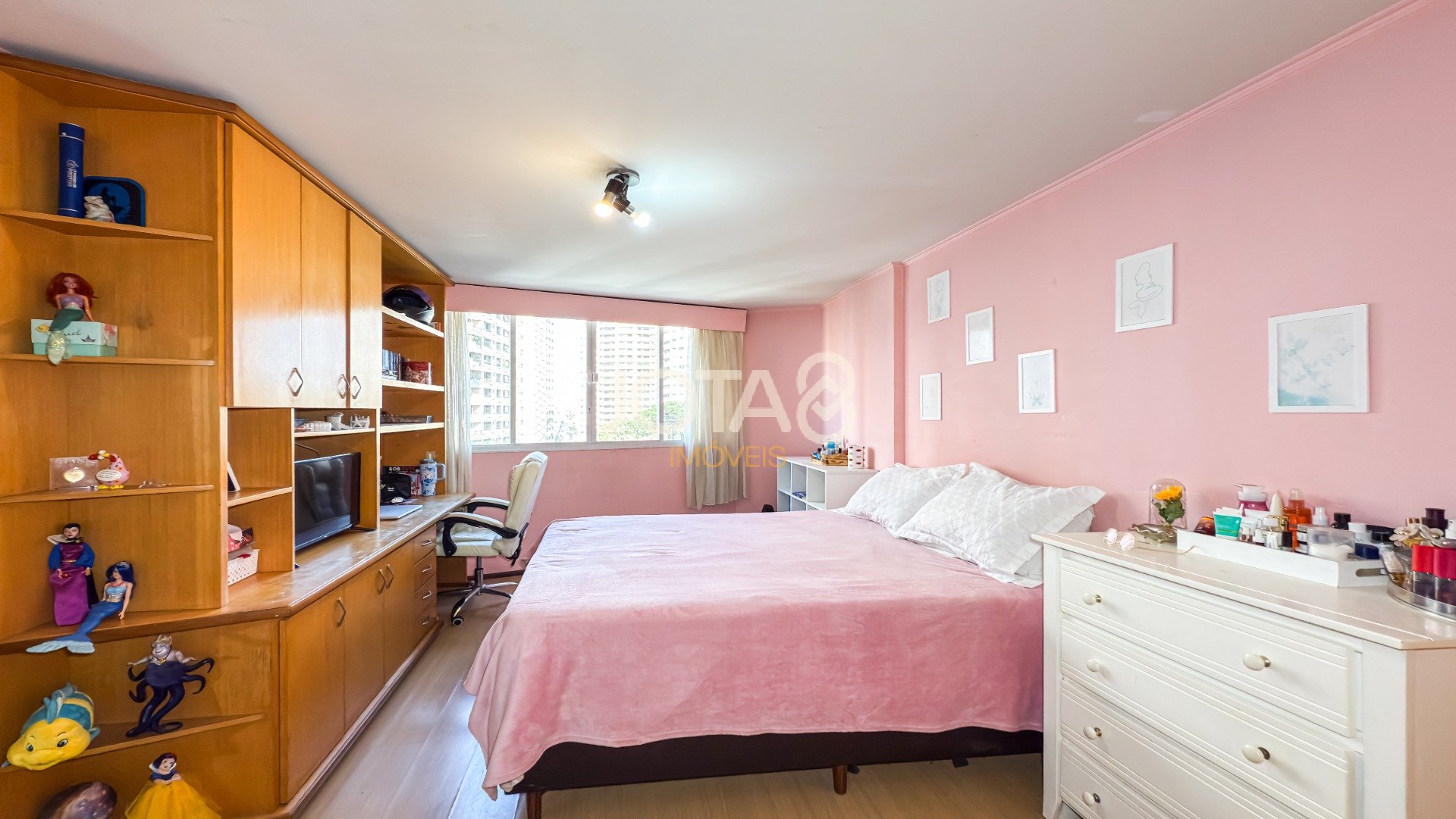 APARTAMENTO COM 4 QUARTOS NO BATEL PARA RETROFIT - J8
