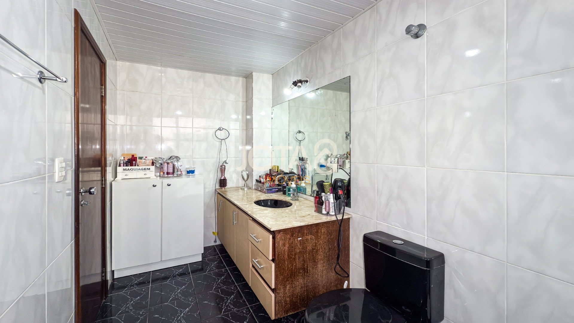 APARTAMENTO COM 4 QUARTOS NO BATEL PARA RETROFIT - J8