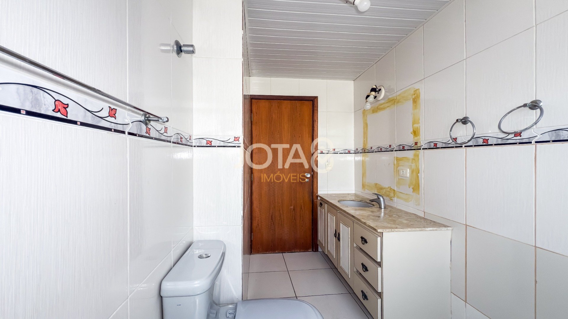 APARTAMENTO COM 4 QUARTOS NO BATEL PARA RETROFIT - J8