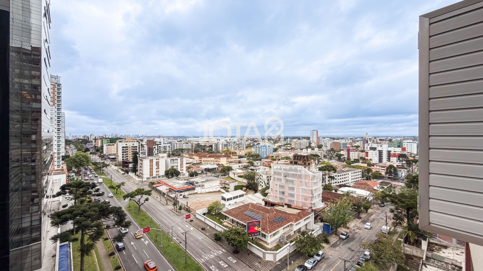 APARTAMENTO COM 3 QUARTOS ANDAR ALTO NA PRAÇA DO JAPÃO
