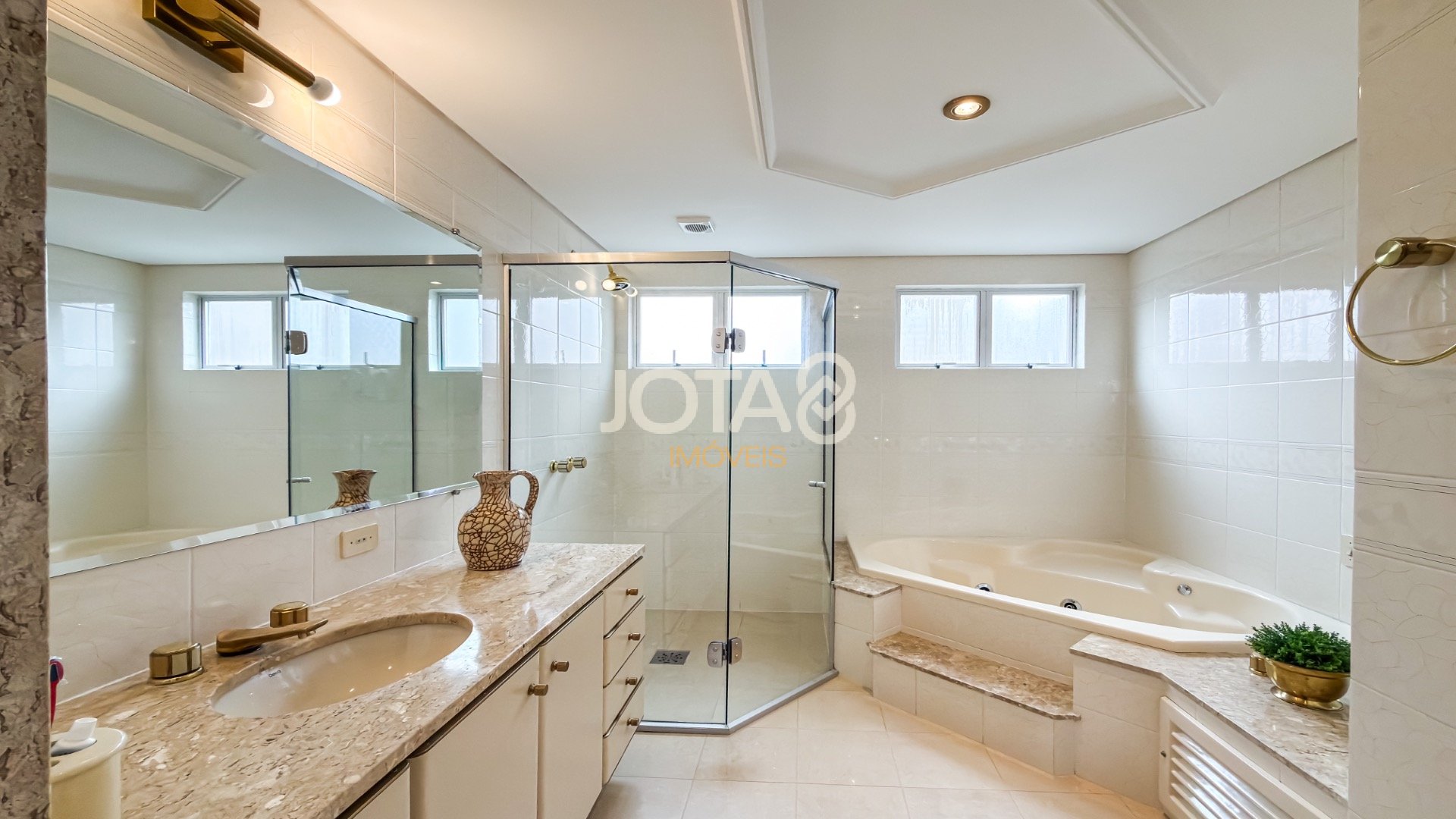 APARTAMENTO COM 3 QUARTOS ANDAR ALTO NA PRAÇA DO JAPÃO