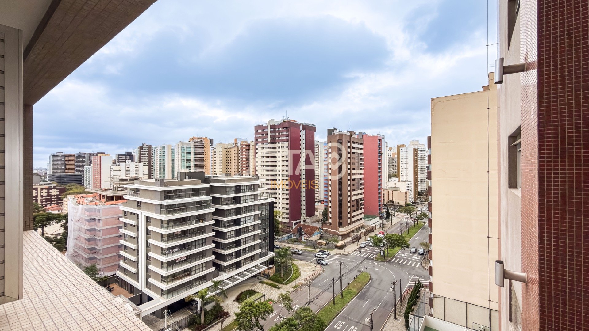 APARTAMENTO COM 3 QUARTOS ANDAR ALTO NA PRAÇA DO JAPÃO