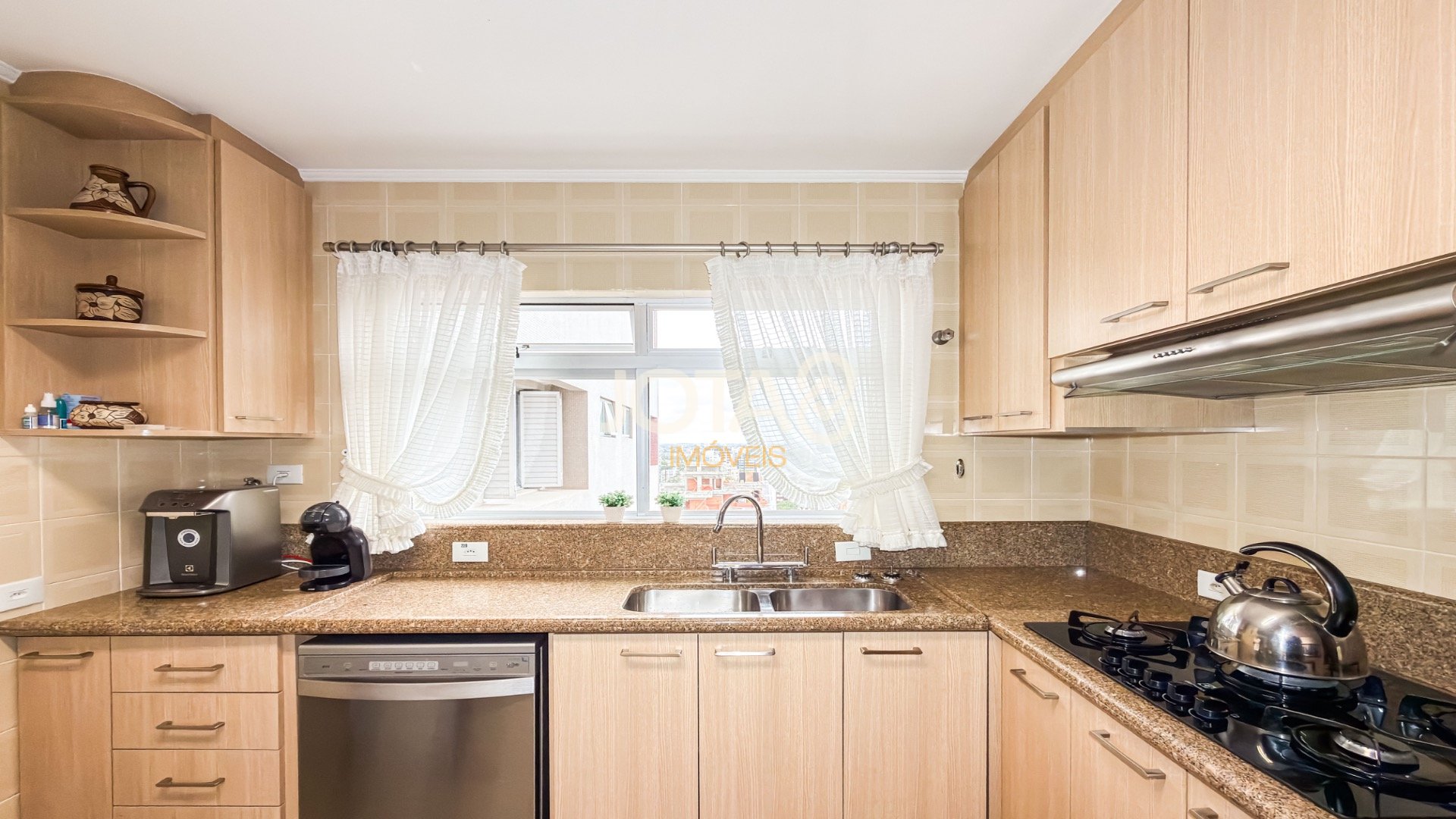 APARTAMENTO COM 3 QUARTOS ANDAR ALTO NA PRAÇA DO JAPÃO