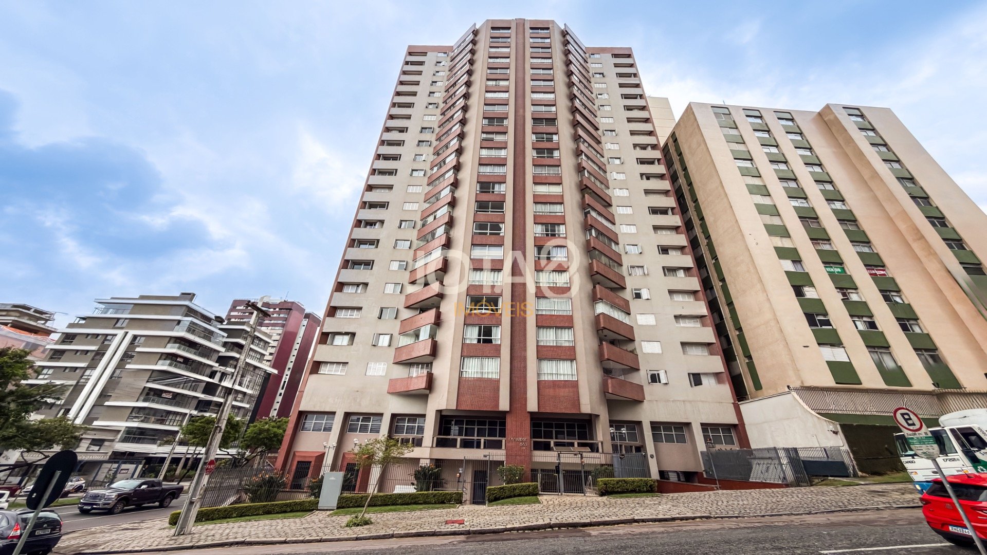 APARTAMENTO COM 3 QUARTOS ANDAR ALTO NA PRAÇA DO JAPÃO