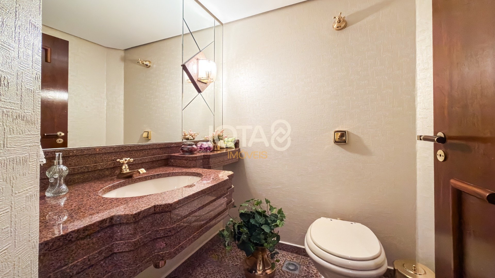 APARTAMENTO COM 3 QUARTOS ANDAR ALTO NA PRAÇA DO JAPÃO