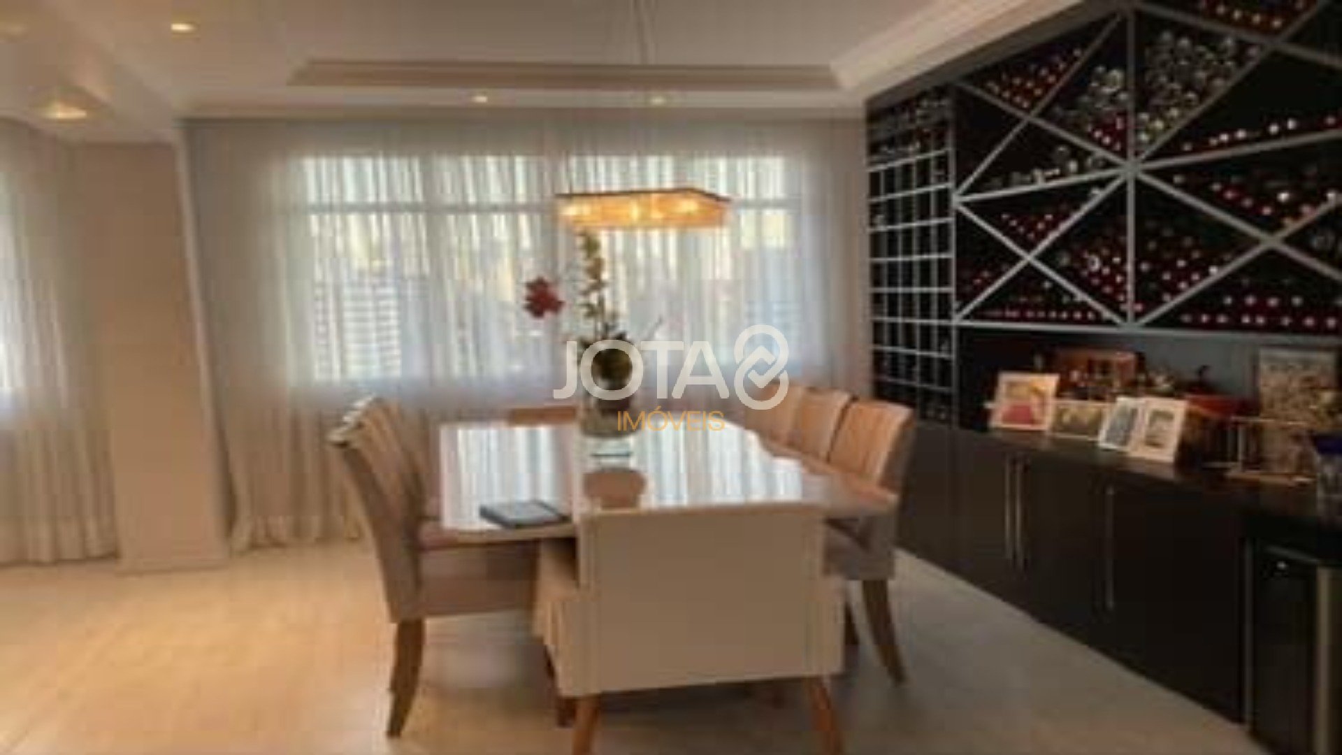 APARTAMENTO 3 QUARTOS 1 VAGA NO BATEL