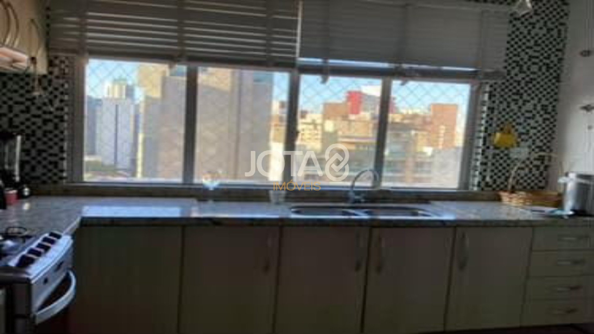 APARTAMENTO 3 QUARTOS 1 VAGA NO BATEL