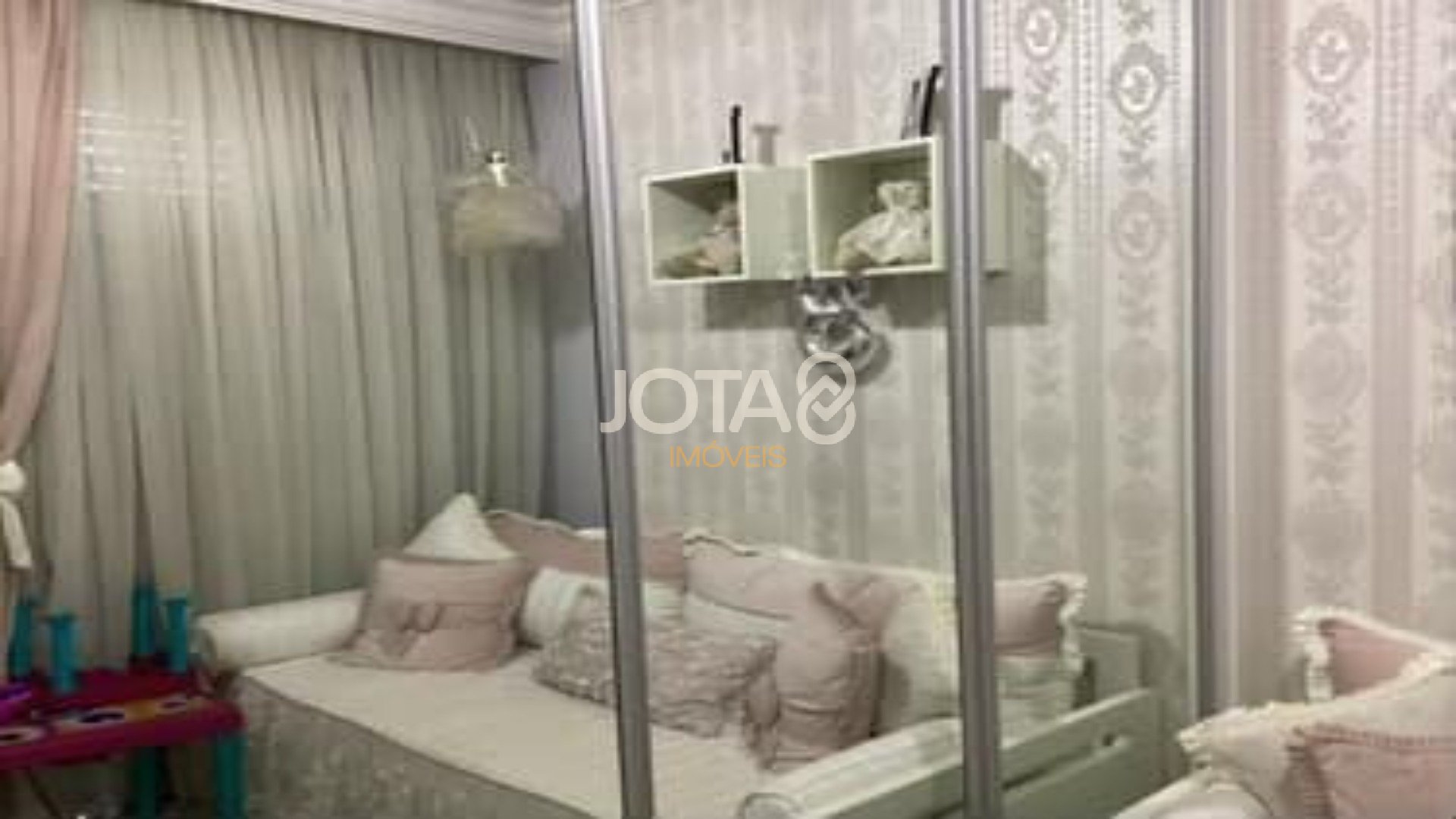 APARTAMENTO 3 QUARTOS 1 VAGA NO BATEL
