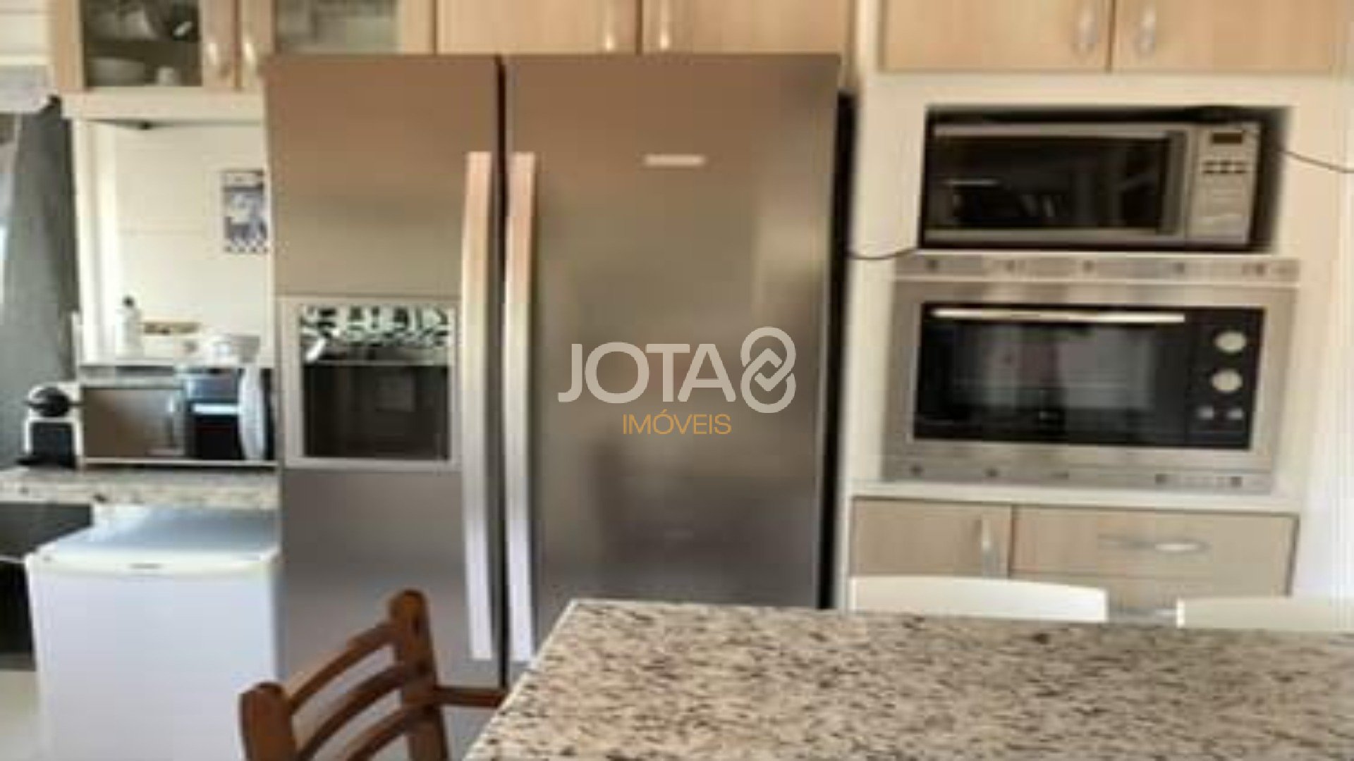 APARTAMENTO 3 QUARTOS 1 VAGA NO BATEL