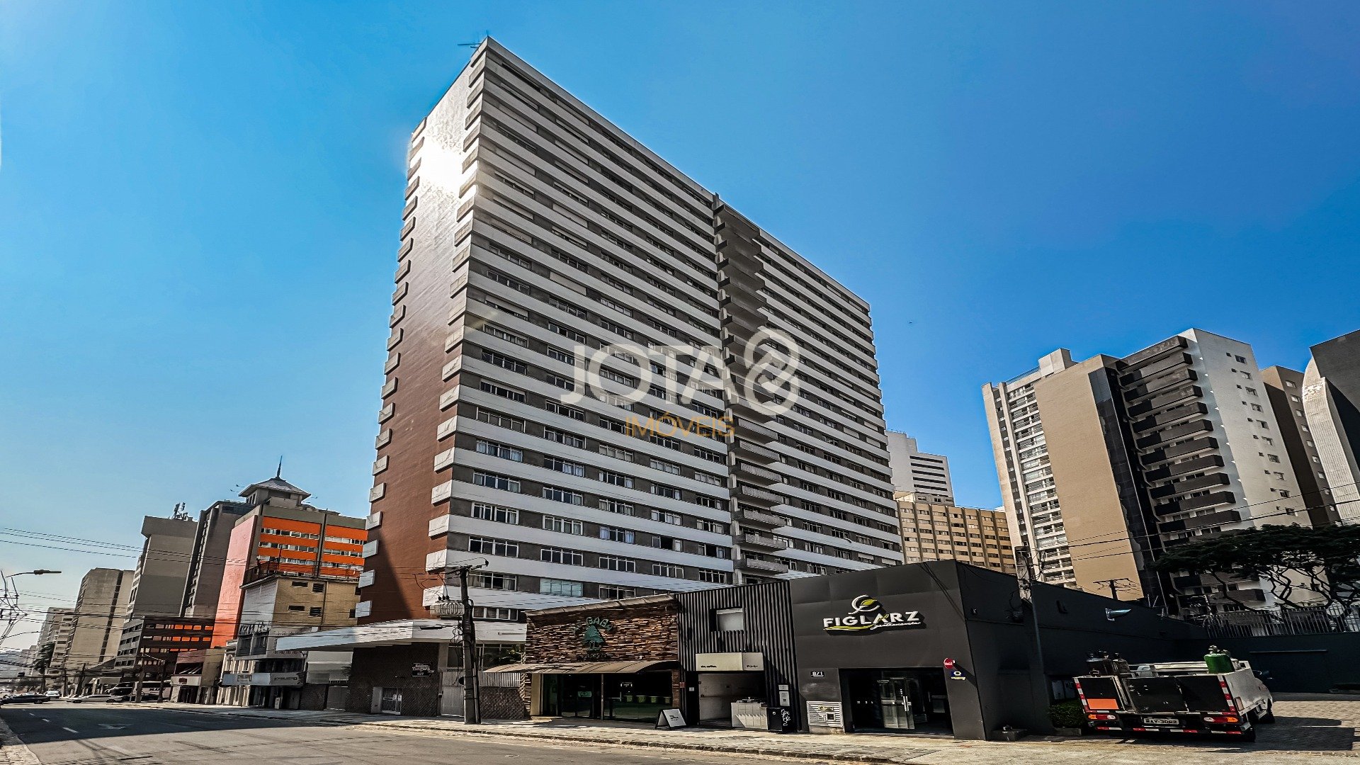 APARTAMENTO 3 QUARTOS 1 VAGA NO BATEL