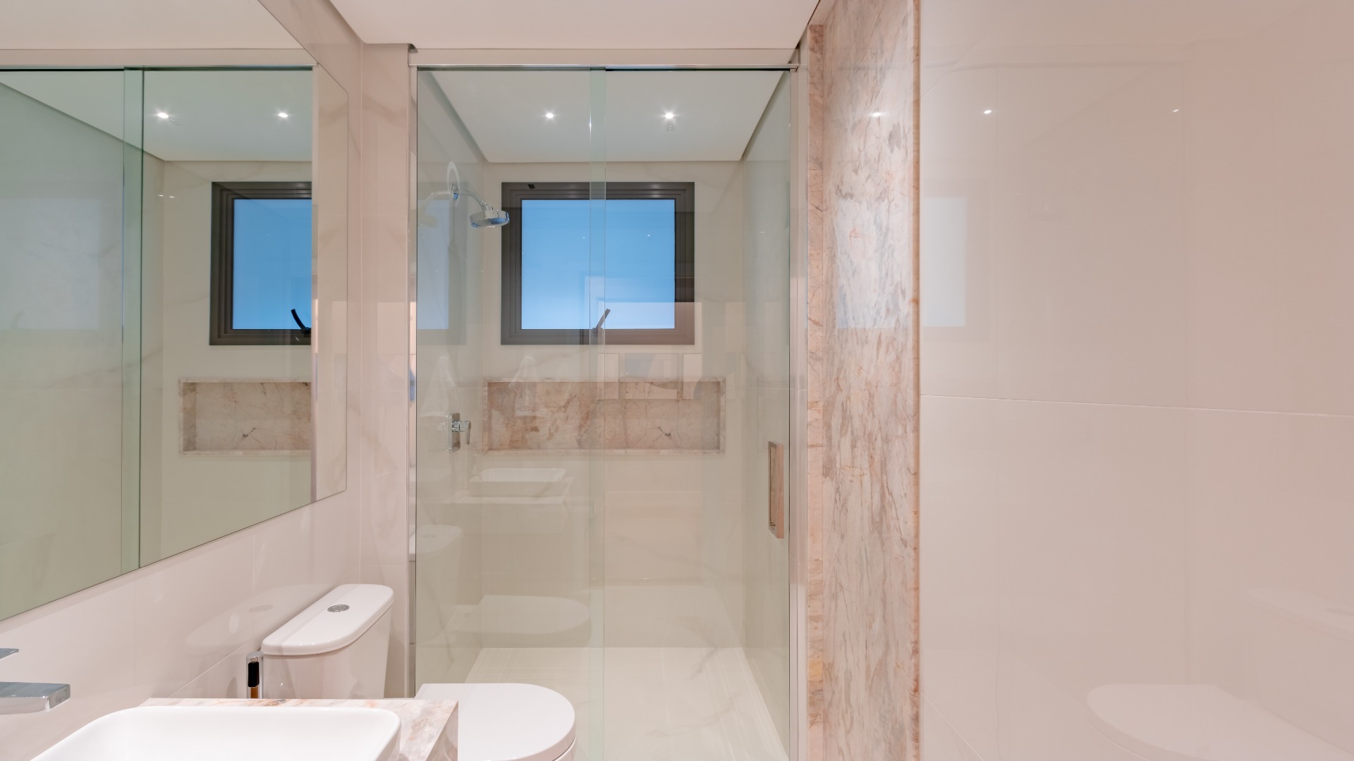 APARTAMENTO DE 3 SUÍTES NO BIGORRILHO