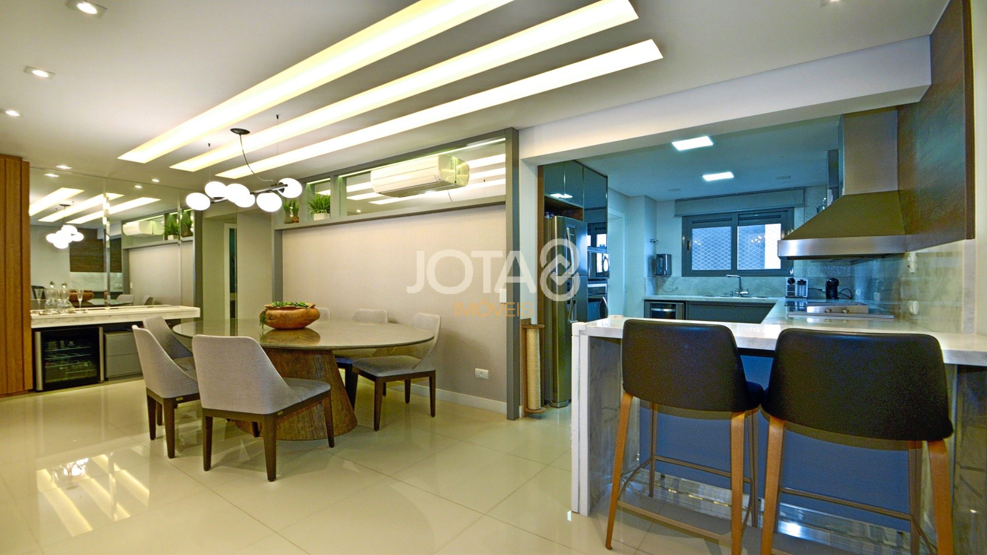 APARTAMENTO 2 SÚITES NO SOUL BATEL