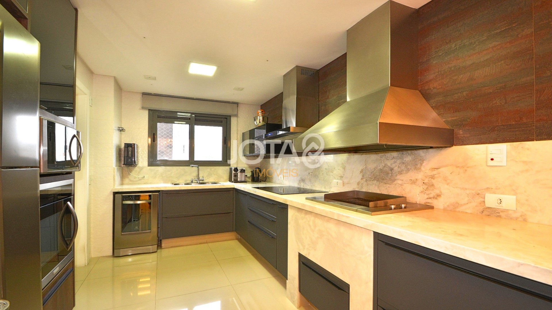 APARTAMENTO 2 SÚITES NO SOUL BATEL