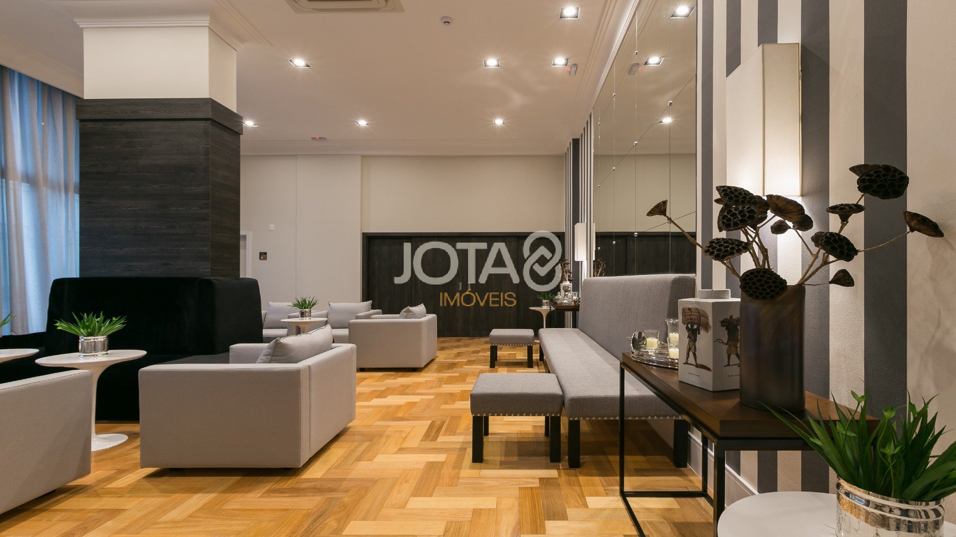 SOFISTICADO APARTAMENTO COM 2 QUARTOS  NO BATEL HOME 1550