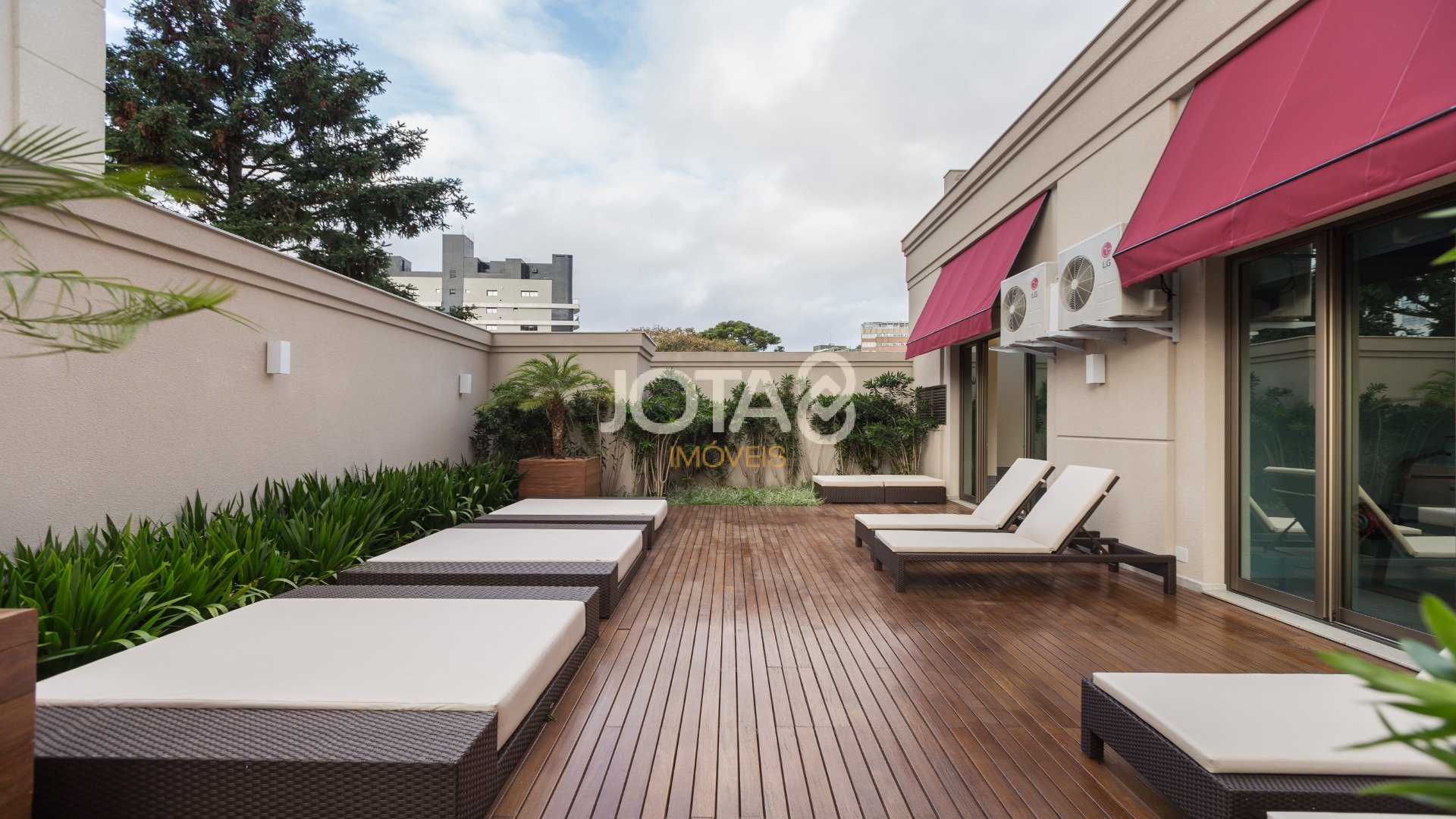 SOFISTICADO APARTAMENTO COM 2 QUARTOS  NO BATEL HOME 1550