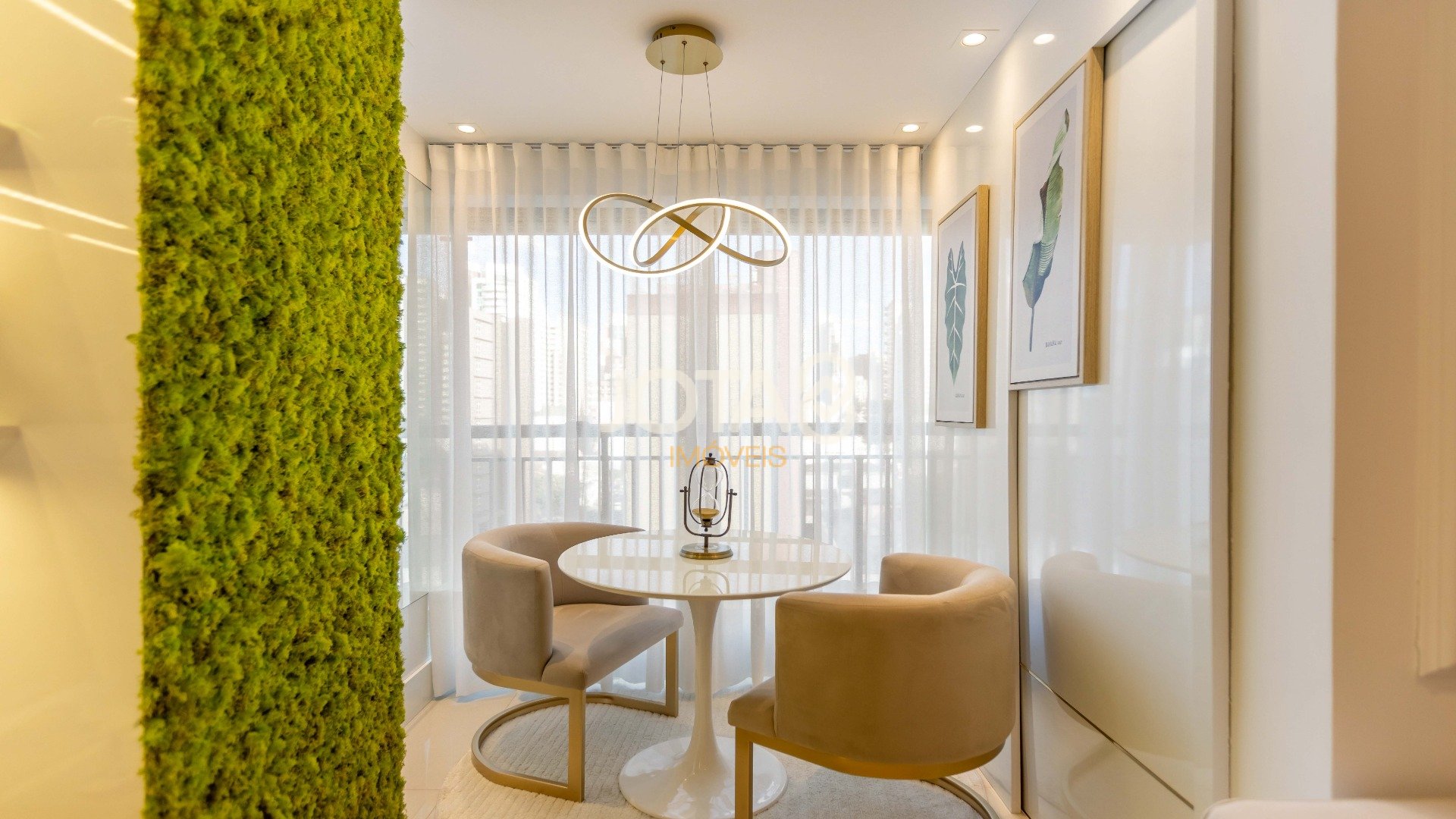 SOFISTICADO APARTAMENTO COM 2 QUARTOS  NO BATEL HOME 1550