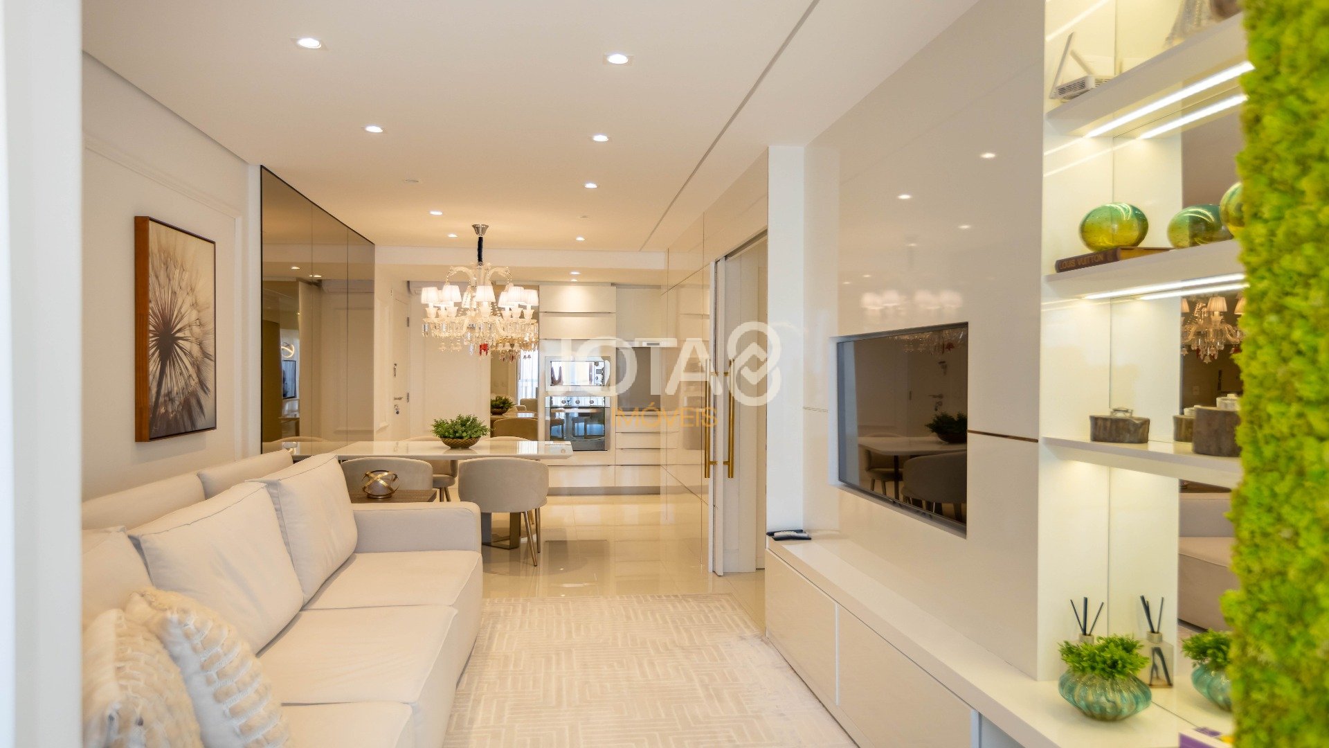 SOFISTICADO APARTAMENTO COM 2 QUARTOS  NO BATEL HOME 1550