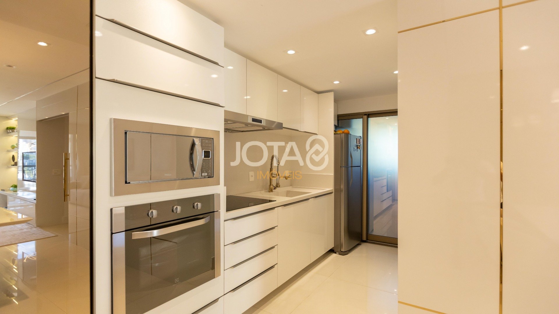 SOFISTICADO APARTAMENTO COM 2 QUARTOS  NO BATEL HOME 1550