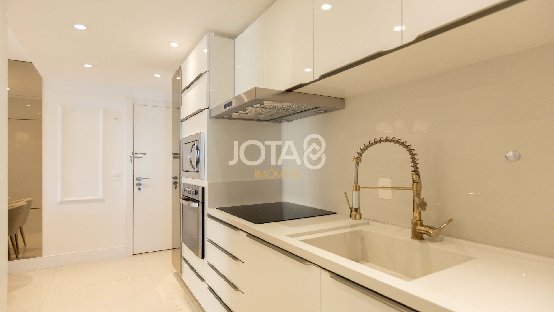 SOFISTICADO APARTAMENTO COM 2 QUARTOS  NO BATEL HOME 1550