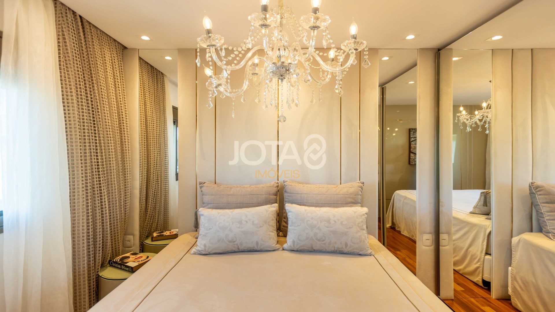 SOFISTICADO APARTAMENTO COM 2 QUARTOS  NO BATEL HOME 1550